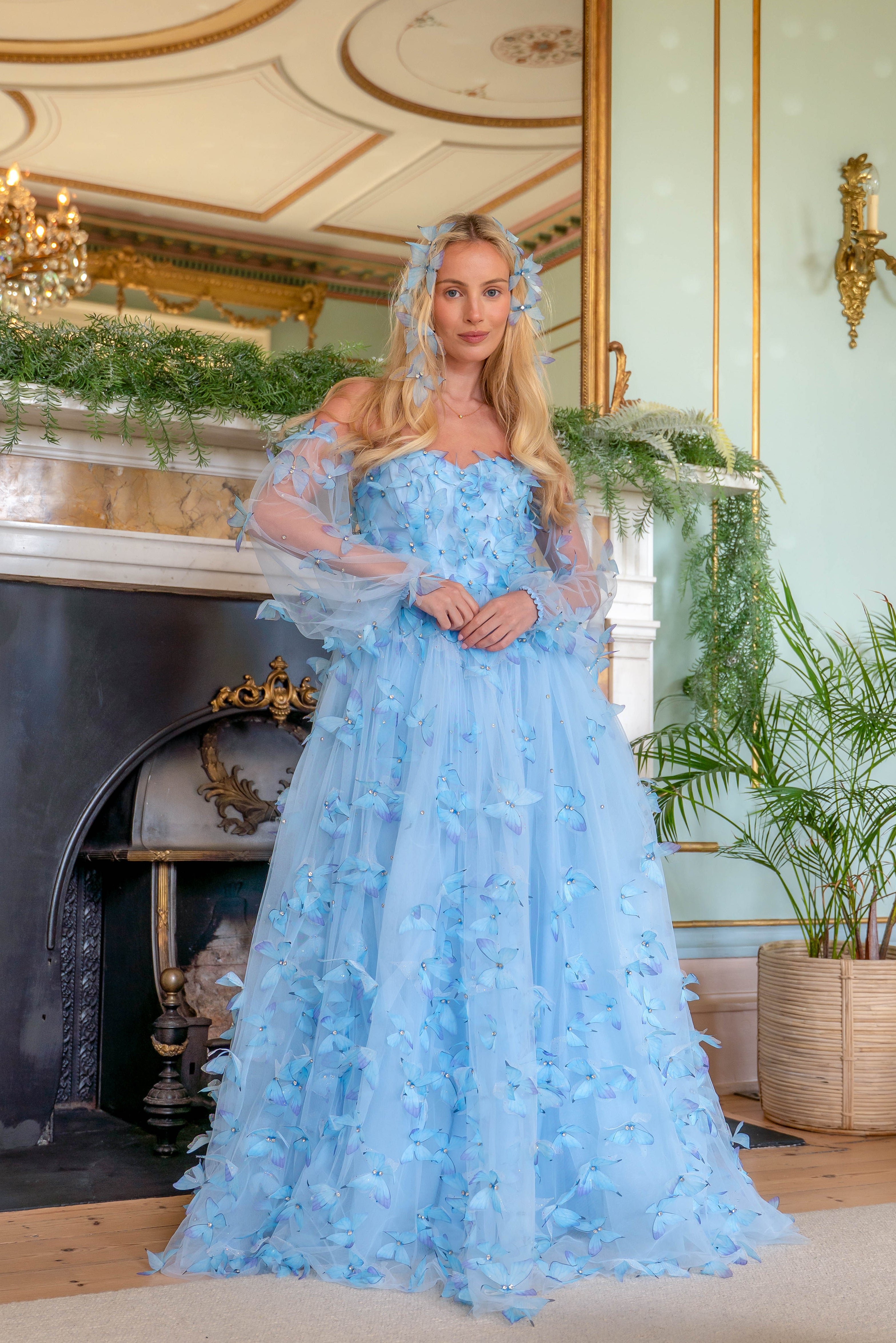 blue fairytale dress Morpho Gown The strapless design enhances Size:3XL 200x112cm essentials-note White House Black Market