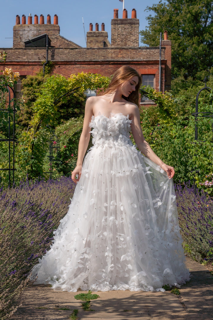 Morpho Fairytale Gown - Pearl White