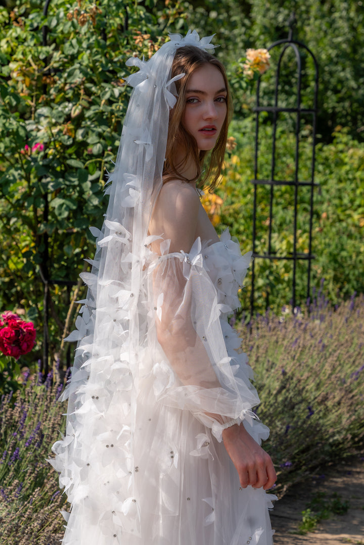 Morpho Fairytale Bridal Veil - Fingertip