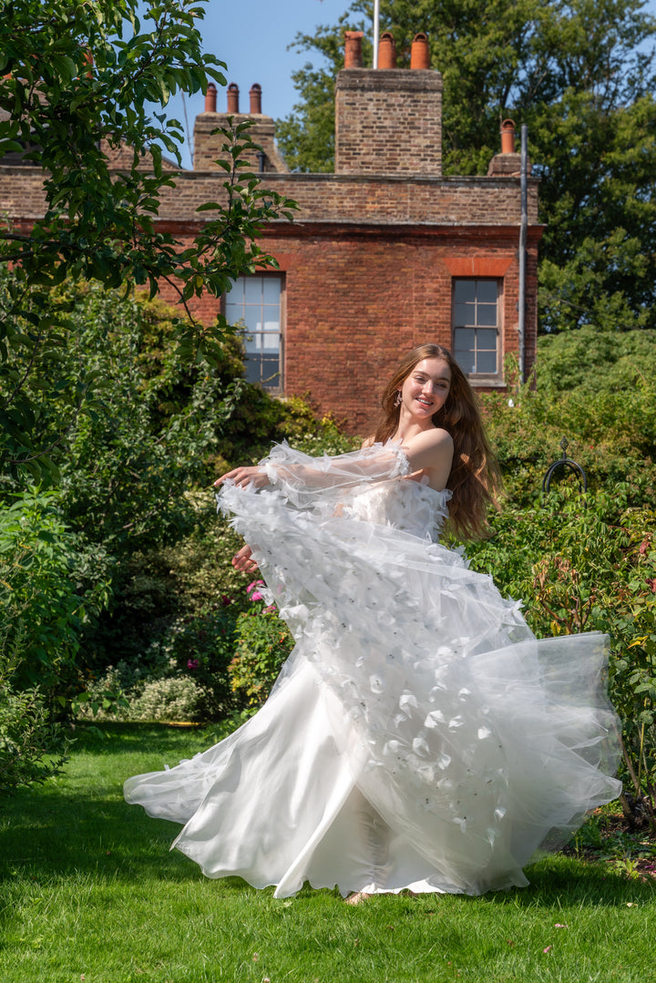 Morpho Fairytale Gown - Pearl White