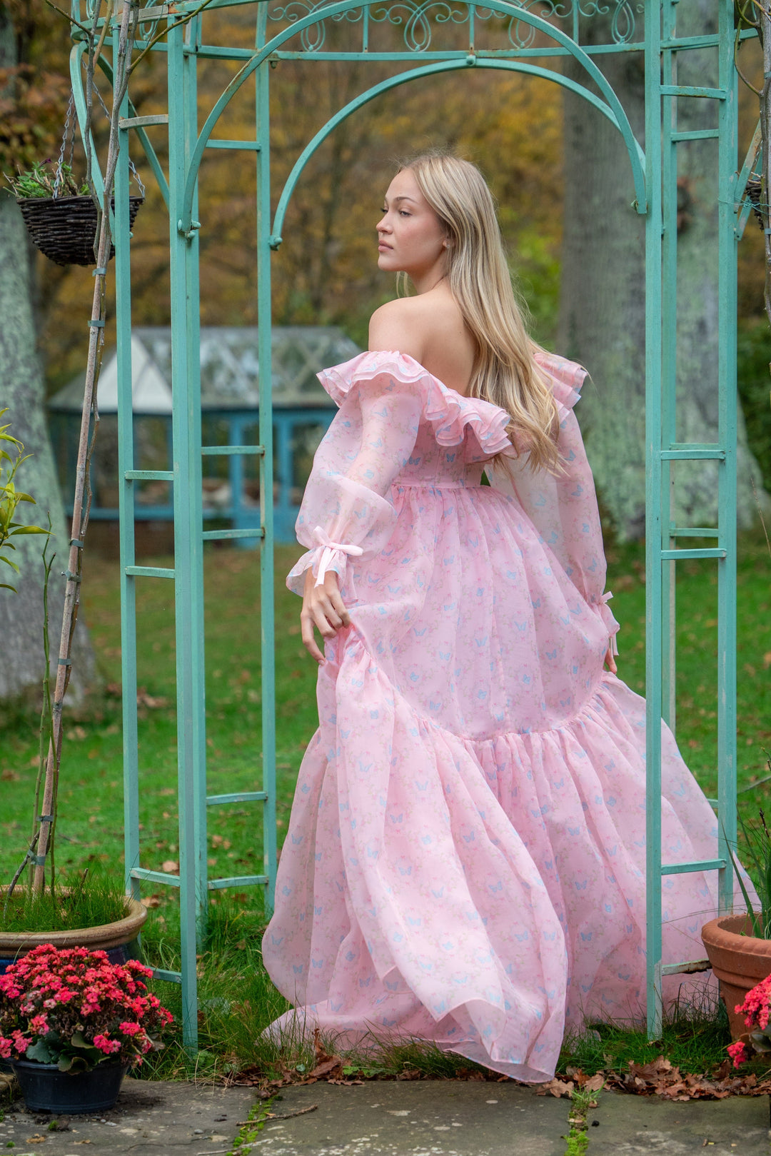 Rose Wing Gown - Fairy Tong