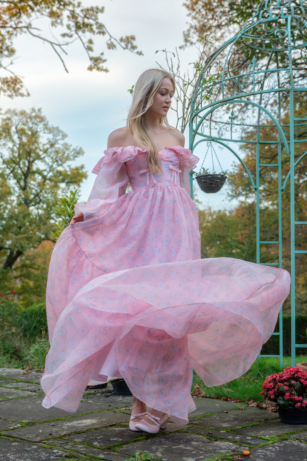 Rose Wing Gown - Fairy Tong