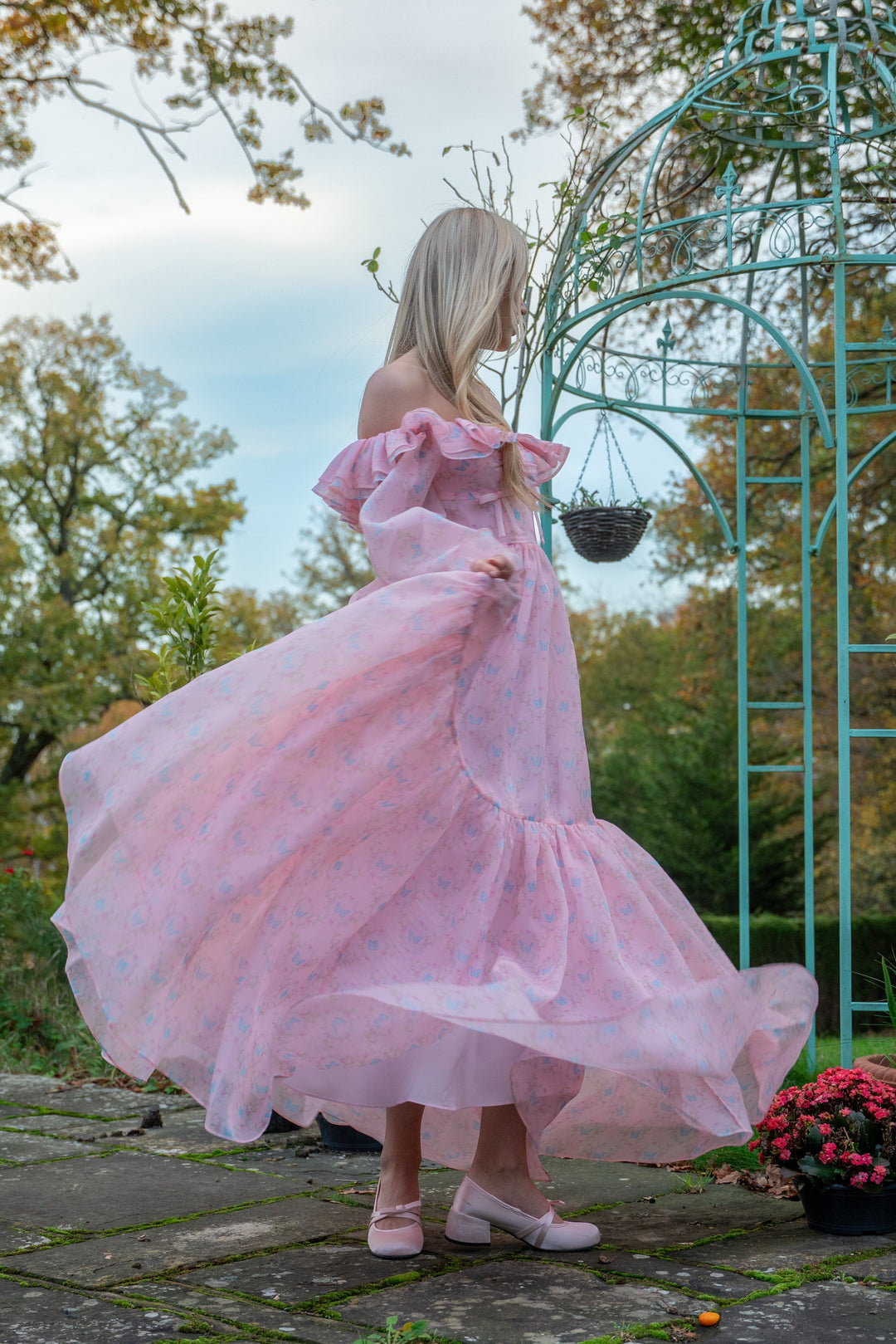 Rose Wing Gown - Fairy Tong