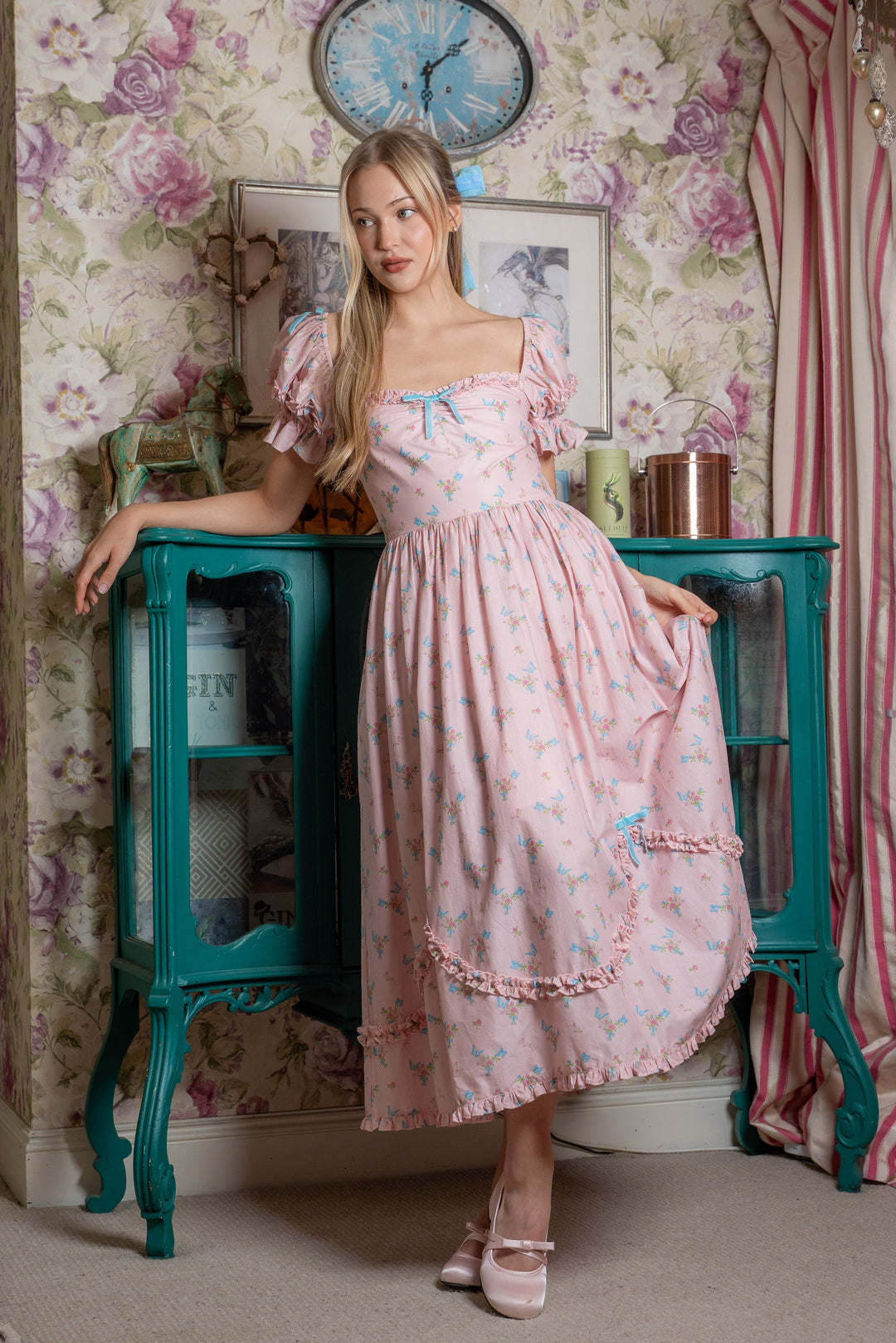 Velvet Flutter Midi Dress - Fairy Tong