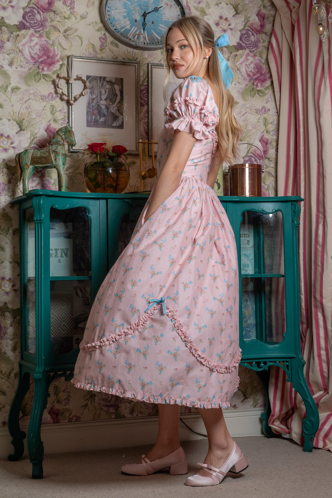 Velvet Flutter Midi Dress - Fairy Tong