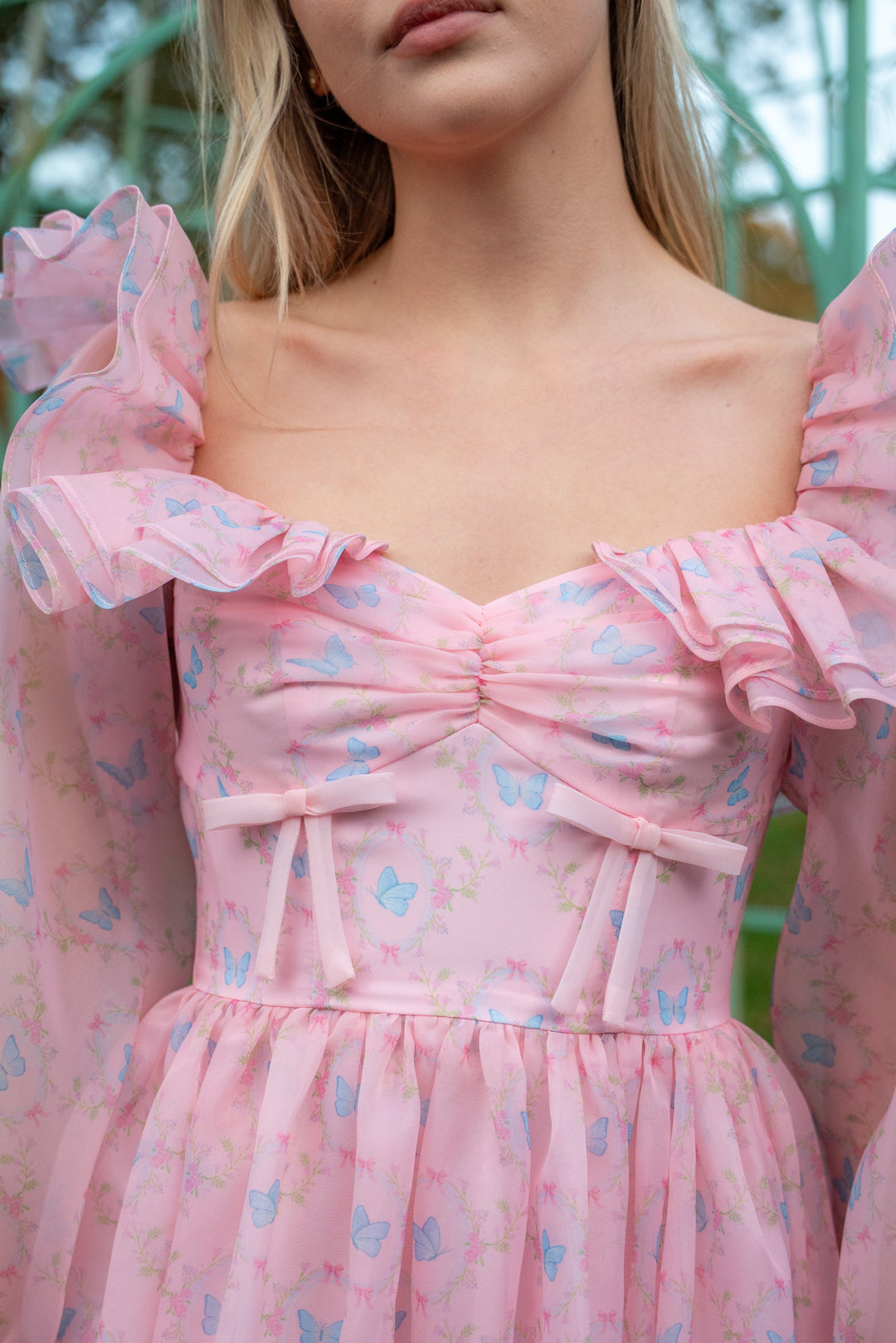 Rose Wing Gown - Fairy Tong