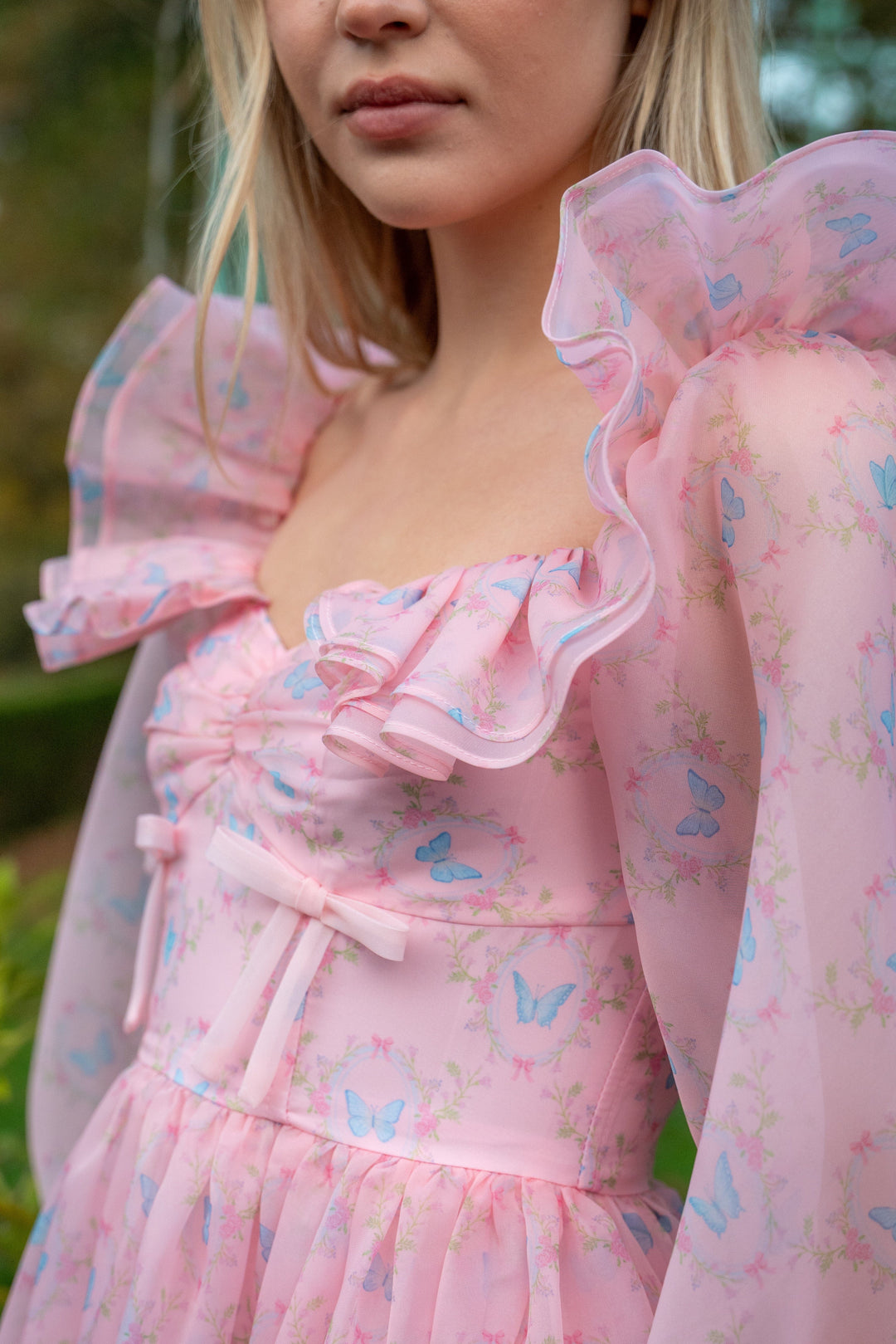 Rose Wing Gown - Fairy Tong