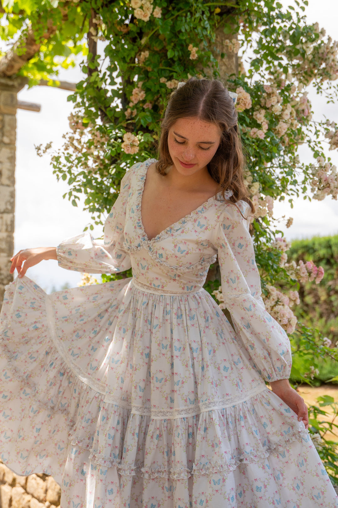 Flutter Lace Bloom Midi Dress - White Fairy Tong Flutter Lace Bloom Midi Dress - White Fairy Tong