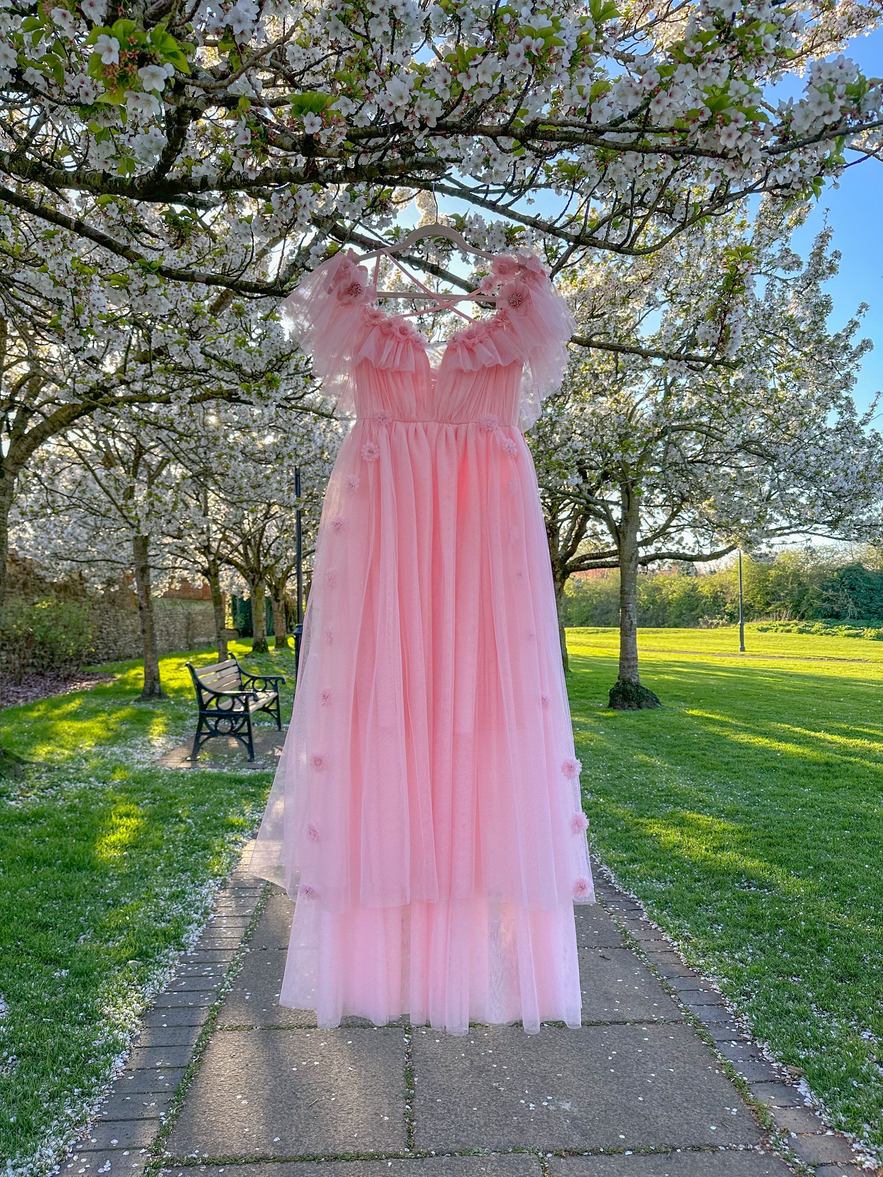 「ピンクフリフリフラワー」PINK020　9~13Tフリル ストラップレス Flora Whisper Gown - Rose Pink – Fairy Tong