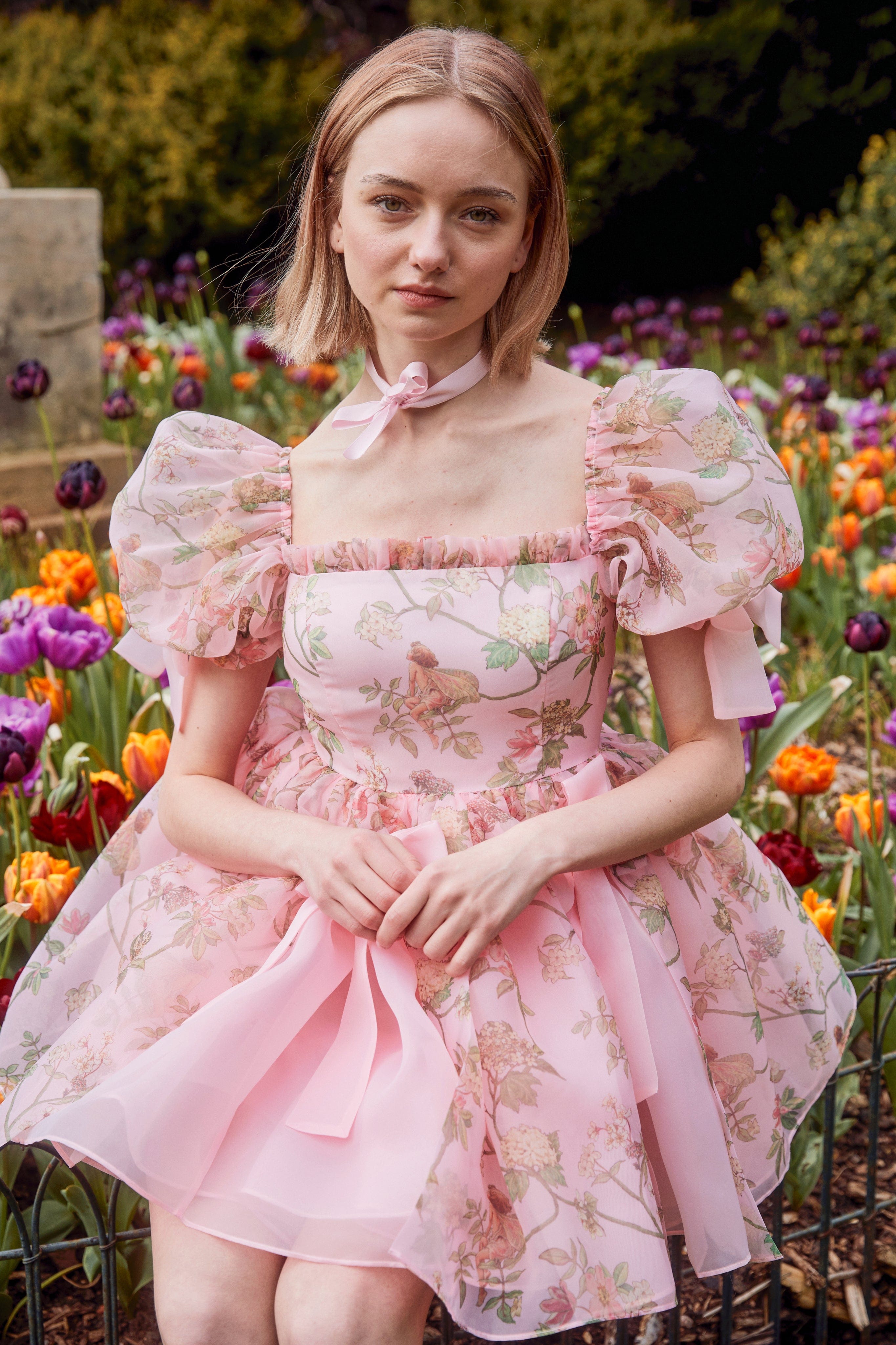 新品未使用volume frill flower shirring tops In Bloom Ruffle Floral Crop Top - Black – Hazel & Olive