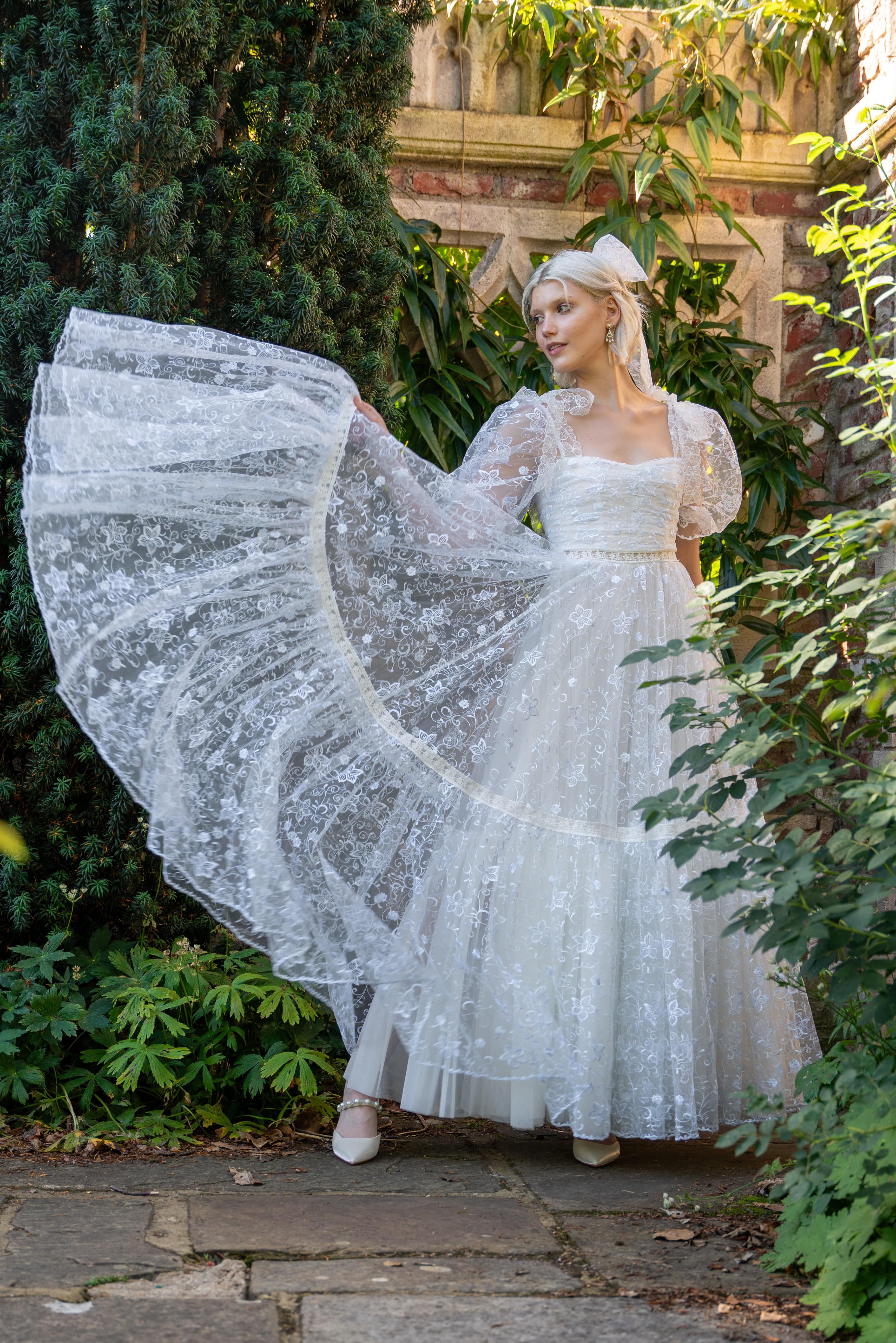 Pure Magic Gown – Fairy Tong