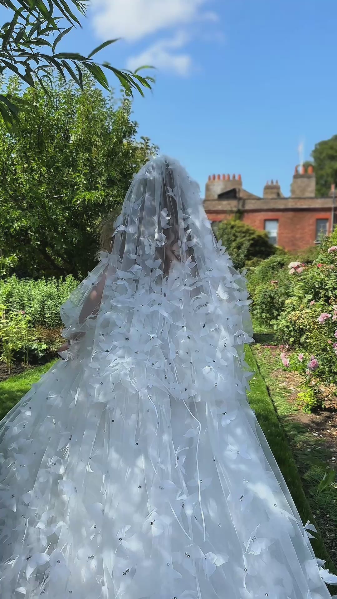 Morpho Fairytale Gown - Pearl White